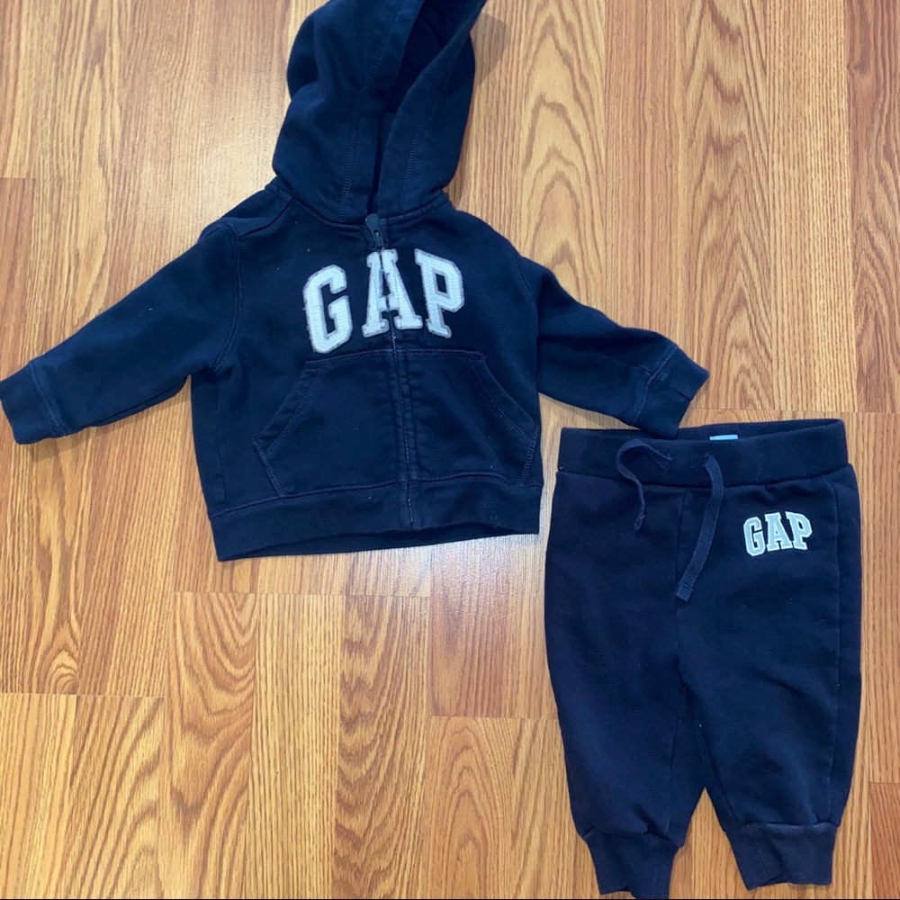 Gap Sweatpants and Hoodie Set - Picture 2 of 3